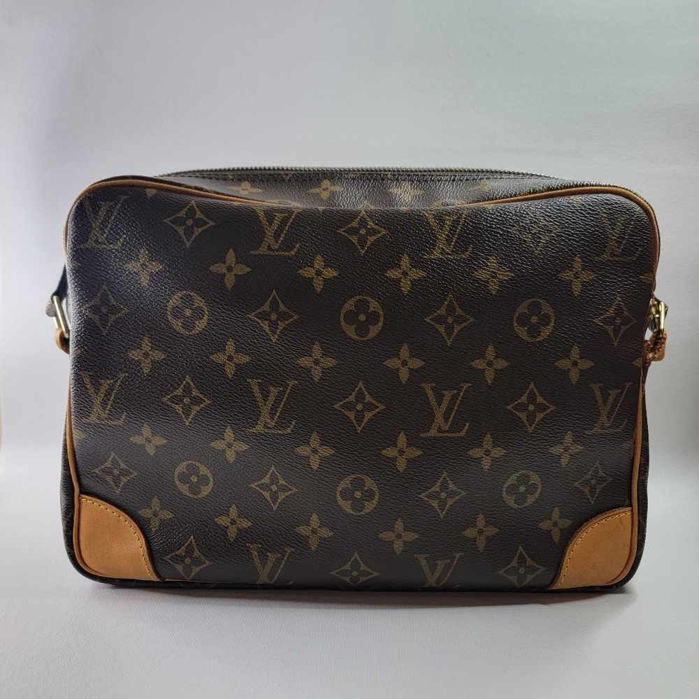 LOUIS VUITTON Monogram Nile Leather Crossbody Bag - Picture 3 of 10